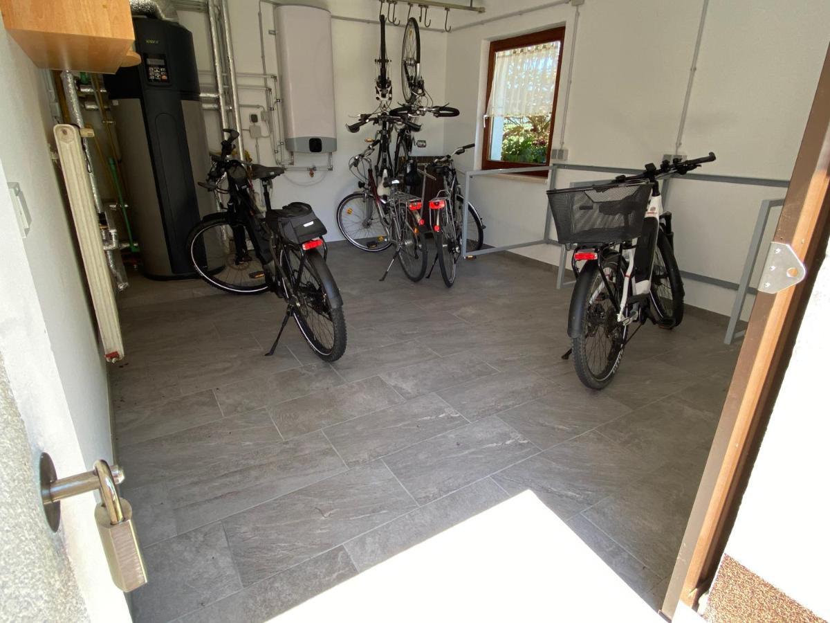 Privatzimmer Und Ferienwohnungen Leeb Persenbeug Exterior photo