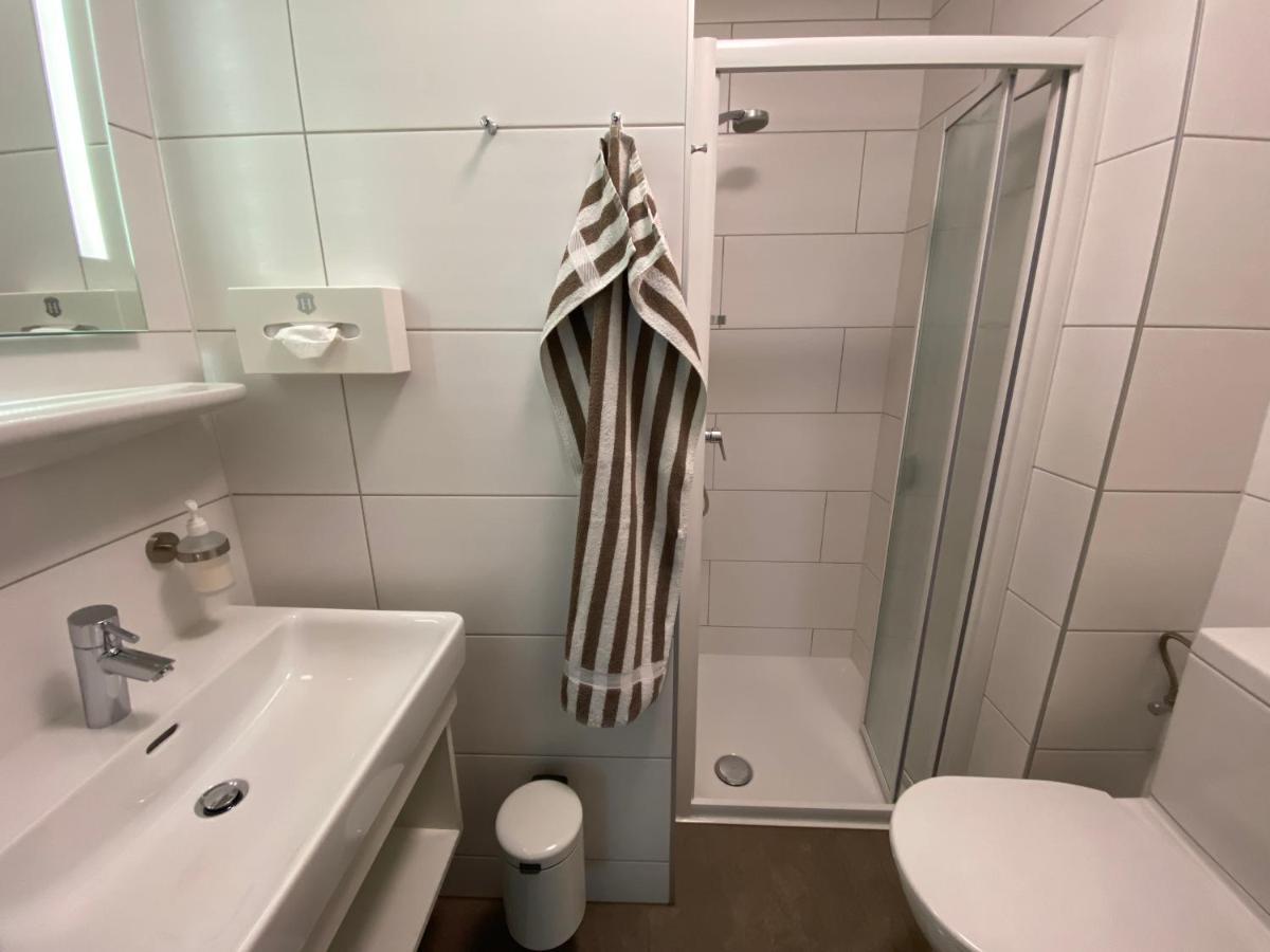 Privatzimmer Und Ferienwohnungen Leeb Persenbeug Exterior photo