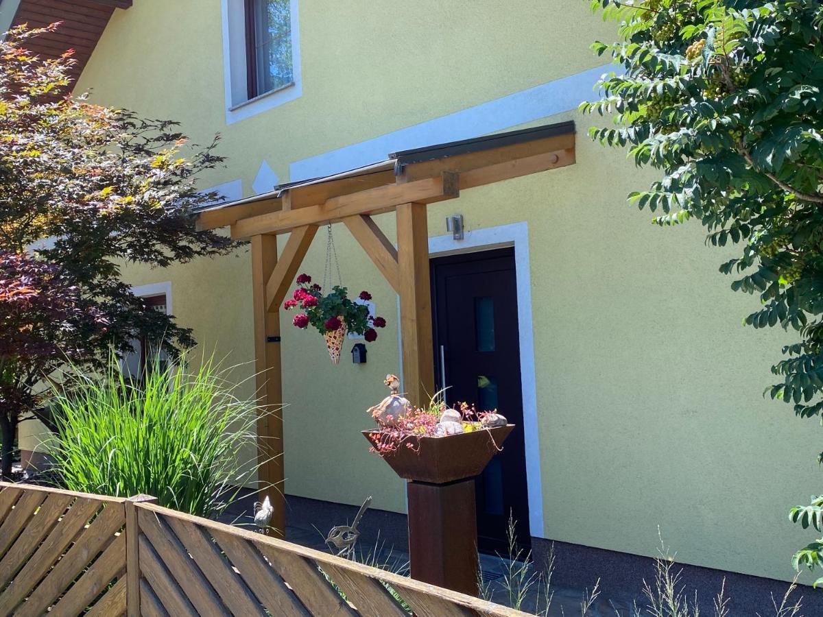 Privatzimmer Und Ferienwohnungen Leeb Persenbeug Exterior photo