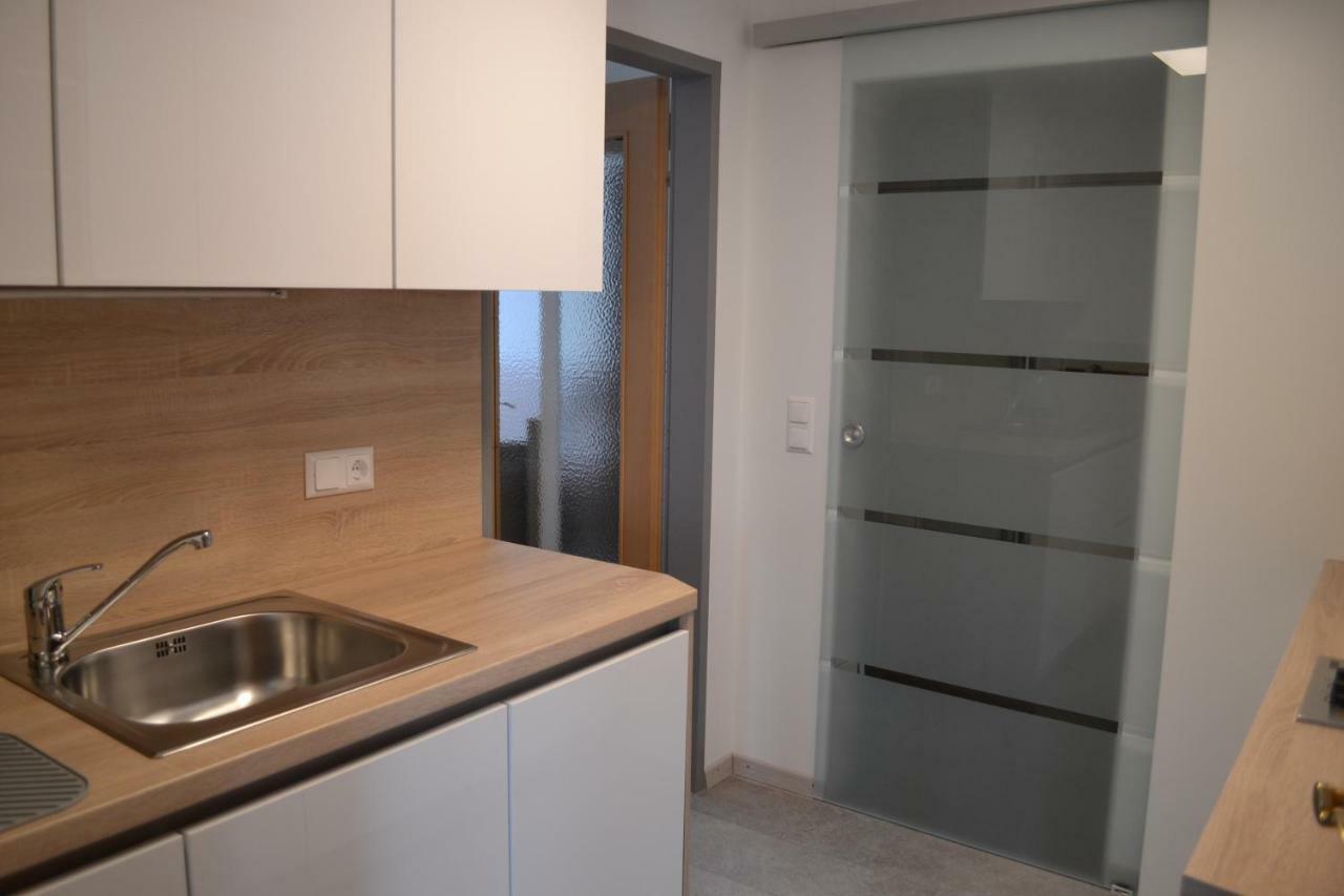 Privatzimmer Und Ferienwohnungen Leeb Persenbeug Exterior photo